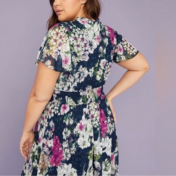 Lane Bryant Floral Short Sleeve Blue High Low Size 18/20 - Picture 3 of 13
